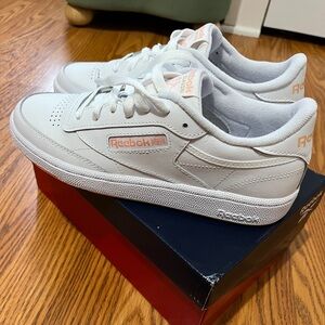 Reebok White and Pink Women's Sneakers